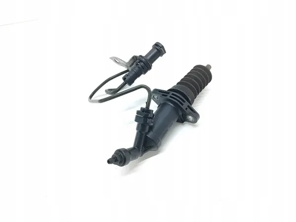 Kytkinmestaripumppu BMW 1 E81 E87 2008 OEM 6775872 image 2