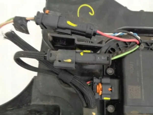 Réservoir AdBlue OEM 9825645580 pour Opel Grandland X 1.6 image 7