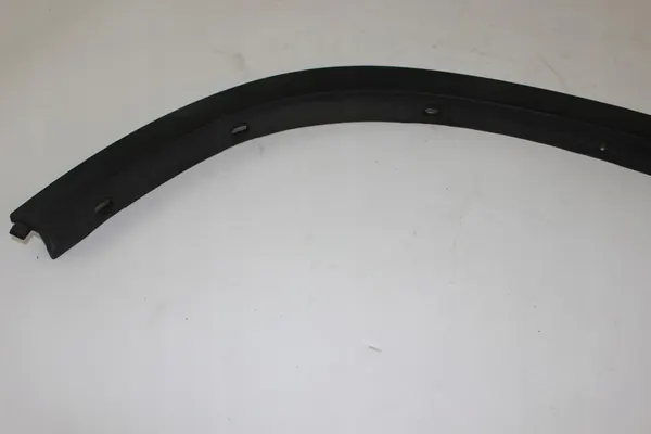 BMW X1 E84 Vasemman Lokasuojan Lista 51772990165 image 2