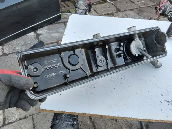 Ford Focus MK2 1.8 TDCI Venttiilikansi OEM 1S4Q-6K271-BA image 3