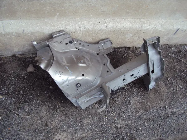 OEM ĆWIARTKA PODŁUŻNICA LEWA para Citroen C4 II 2010- image 3
