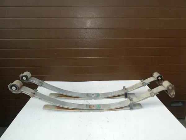 Muelle VW AMAROK 2H OEM 2H0511151BJ - Usado image 2