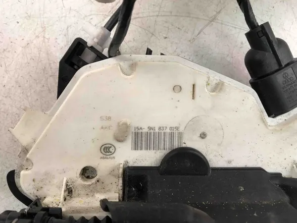 Vänster framdörrslås VW PASSAT CC 2008 5N1837015E image 3