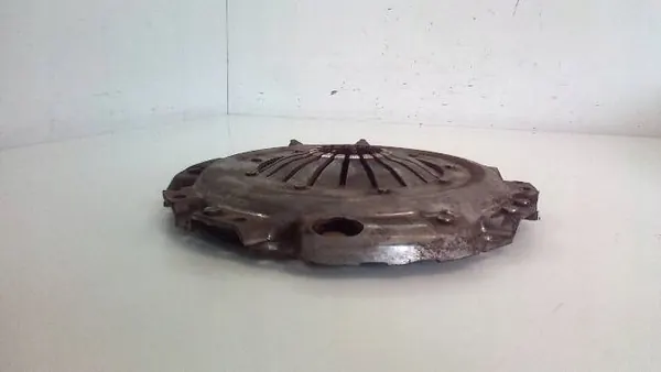 Disque d'embrayage VW Polo 6N 1.4 TDI OEM 051141025B image 2