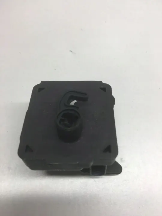 Actionneur de trappe à carburant OEM 8961-05Q03 Mercedes W204 image 7