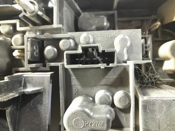 HÖGER BAKLYKT RENAULT LAGUNA III 265500002R image 7