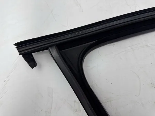 OEM 5NA837432 Fronttür-Fensterdichtung - Gebraucht image 3