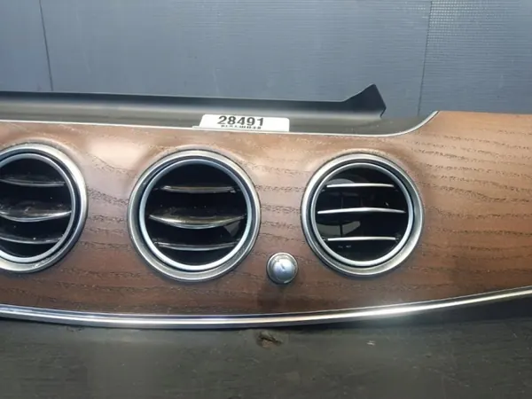 Mercedes-Benz Instrumentbräda Ventiler OEM Wrakowisko-28491- image 4