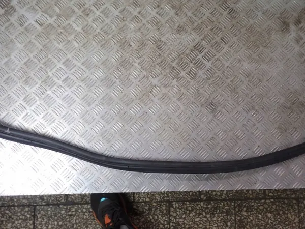 Junta maletero Jaguar F-Pace OEM BTU2590 - Usado image 3