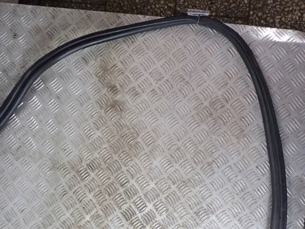 Junta maletero Jaguar F-Pace OEM BTU2590 - Usado image 5