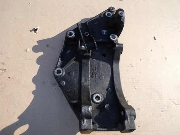 Dynamobeugel OEM 9682367380 voor Fiat Ducato image 2
