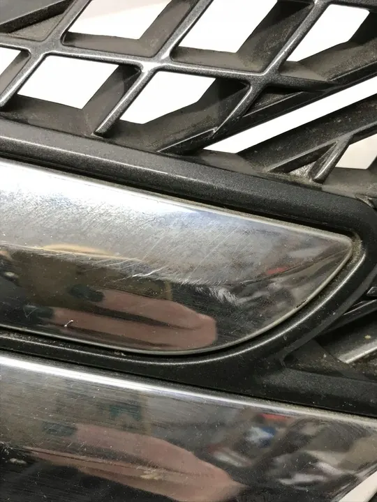 Suzuki OE 71741-77K00 upper grill image 4