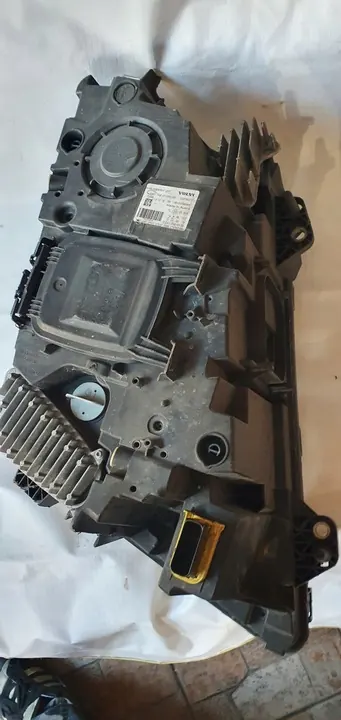 VOLVO FH4 Oikea Heijastin Lamppu 2239217 image 4