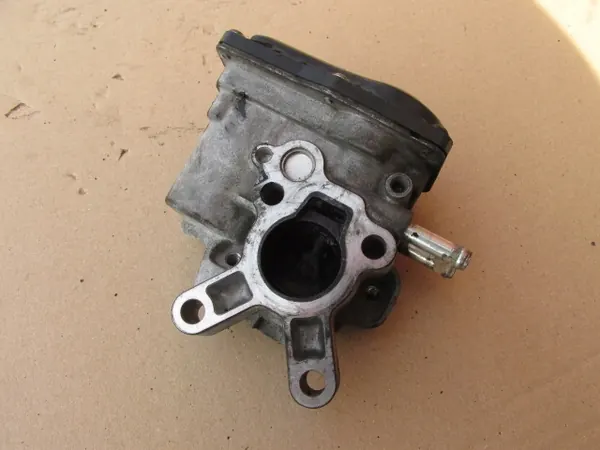 EGR-venttiili Nissan Pathfinder III R51 14710EC00B image 4