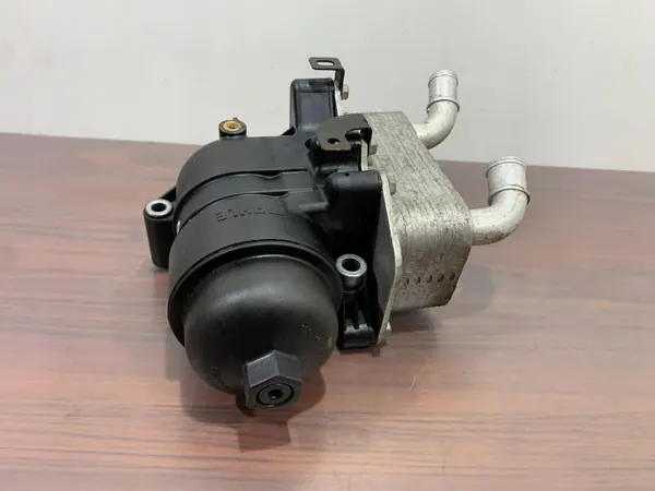 Oljefilterhus Hyundai ix35 2017 OEM 264102F000 image 3