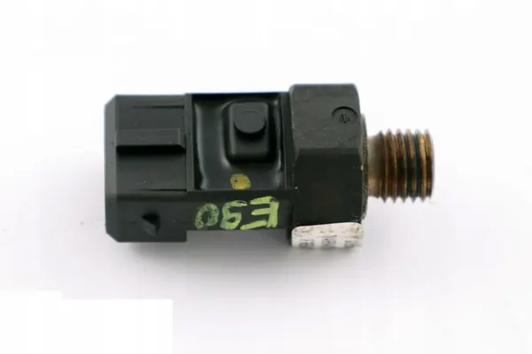 BMW E60 E87 LCI E90 E91 Öljynpaineanturi 7549796 image 2