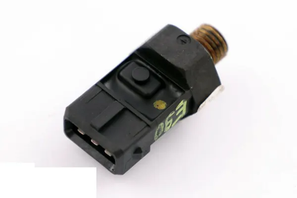 BMW E60 E87 LCI E90 E91 Öljynpaineanturi 7549796 image 3