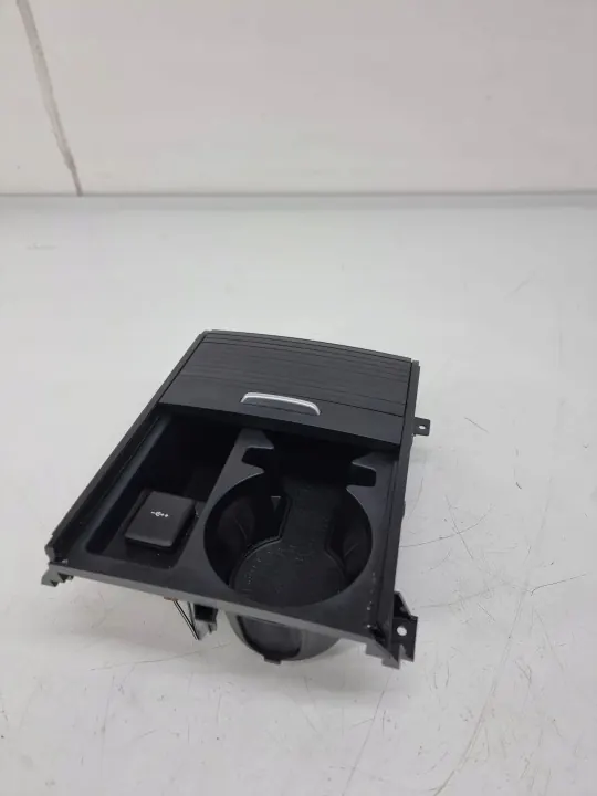 Jaguar Bekerhouder OEM MK83048196BF - Dashboard montage image 5