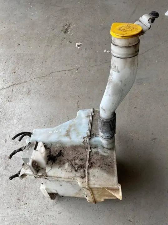 Spolarvätsketank OEM 86631SC010 för Subaru Forester image 2