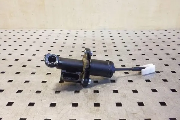 Kytkin sylinteri SEAT TOLEDO IV 1.6L Diesel 2013 6R0721388A image 3