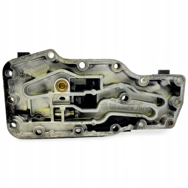 DAF moottoriöljyn jäähdyttimen kansi OEM 4898661 image 4