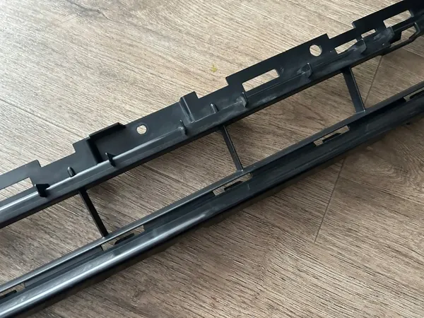 AUDI A4 B9 Rejilla Central Delantera 2015-2019 OEM 8W0807683 image 4