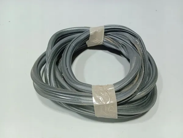 Joint de coffre Porsche 7P5827705G pour Cayenne 7P5 image 2