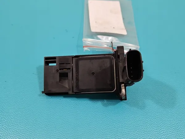 Luftmassenmesser Toyota Land Cruiser J200 07- 4.5 V8 D4D image 3