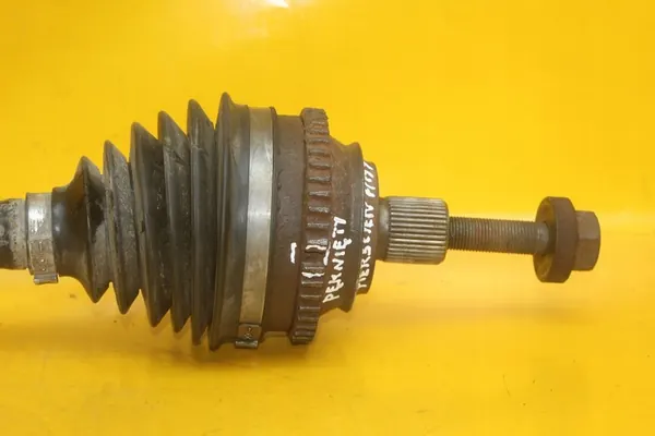 Höger Framskaft VW Transporter T4 1.9 TD image 3