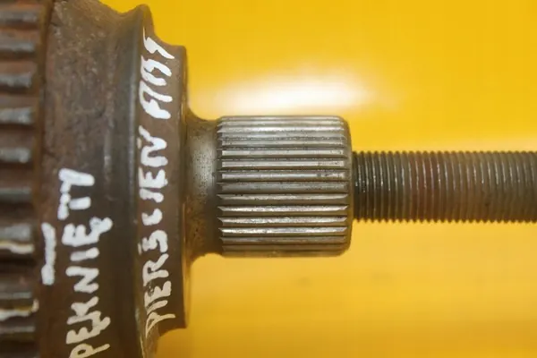 Höger Framskaft VW Transporter T4 1.9 TD image 4