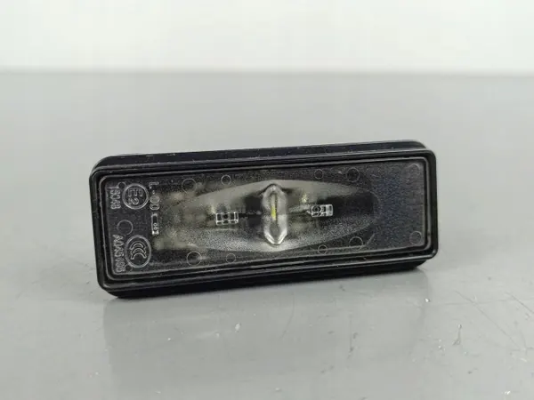 Gebrauchtes OEM NA Kennzeichenleuchte für DS 7 Crossback image 2