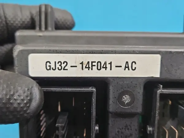 Sulakekotelo OEM GJ32-14F041-AC Land Rover Evoqueen image 3