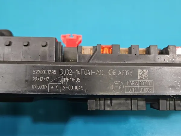 Sulakekotelo OEM GJ32-14F041-AC Land Rover Evoqueen image 5