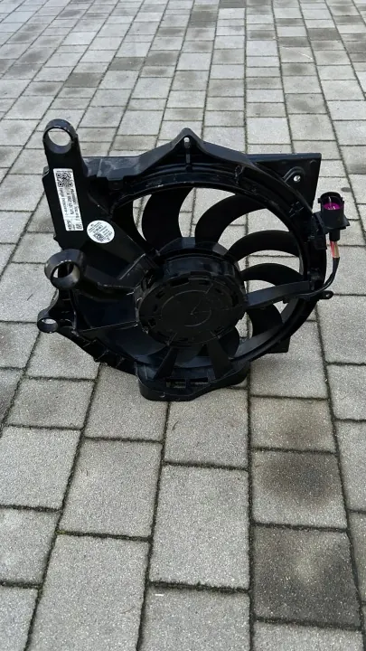 Rechter ventilator Porsche Taycan OEM 9J1121250F image 2