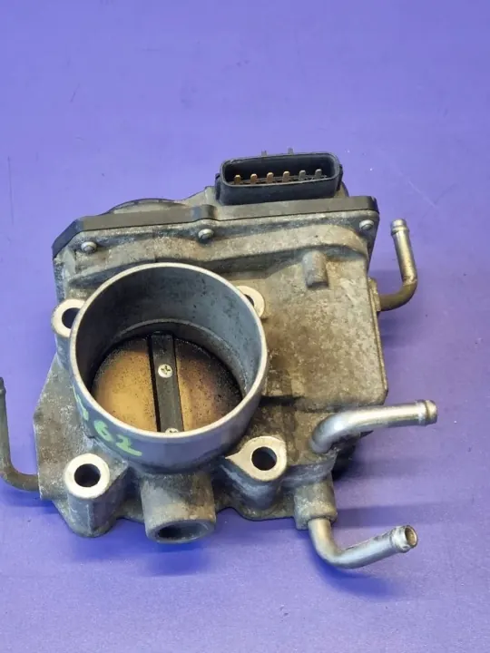Toyota Drosselklappe OEM 22030-28070 - Gebraucht image 2