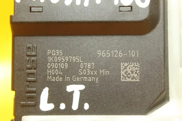 Vasen takaluukun moottori VW Passat B6 1K0959703AB image 10