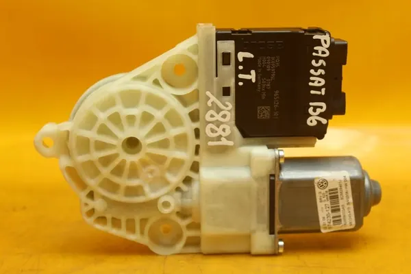 Vasen takaluukun moottori VW Passat B6 1K0959703AB image 3