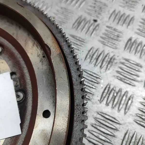 Automaattivaihteiston vauhtipyörä VW Tiguan 03L105266A image 3