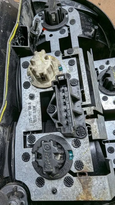 Lámpara Trasera Derecha Mercedes ML W164 image 7