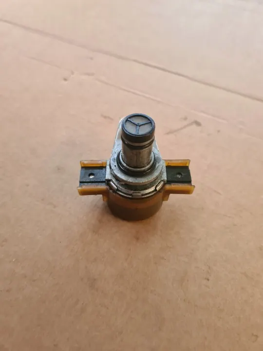 Oljetrycksensorventil OEM DC 038047 23011F image 3