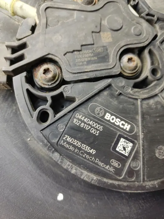 Mercedes Vito 447 AdBlue-säiliö OEM A4474700115 image 3