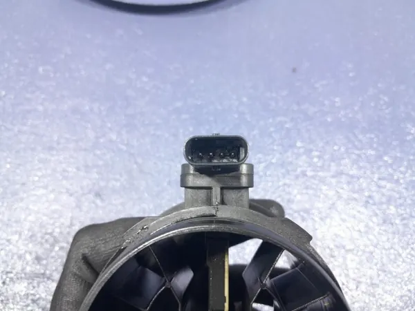 Luchtmassameter OEM 03N906461 voor Skoda Kodiaq image 4