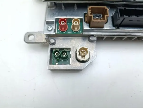 Jeep-radion kytkin OEM 68527730AF - Käytetty image 3