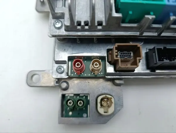 Jeep-radion kytkin OEM 68527730AF - Käytetty image 4