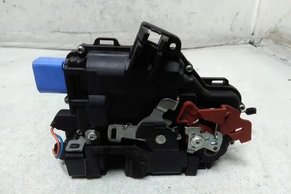 Rechte Vordertürschloss SKODA ROOMSTER 16CE3B1837016CE image 4