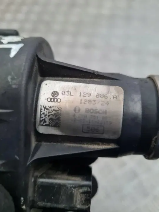 Válvula aquecimento OEM 03L129086H VW Passat B6 image 2