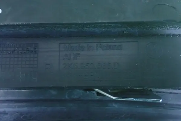 VW CADDY 2K5 15- Griglia Paraurti Destro image 3