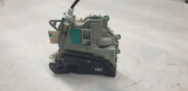 Rechte Vordertürschloss Audi A6 C6 image 4