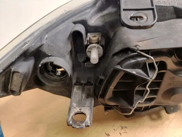 Farol BMW 1 E81 E87 2006 image 7