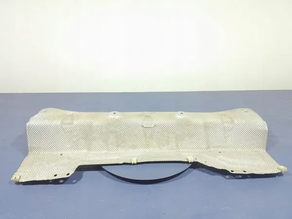 Protector térmico escape BMW OEM 7467972 - Usado image 2